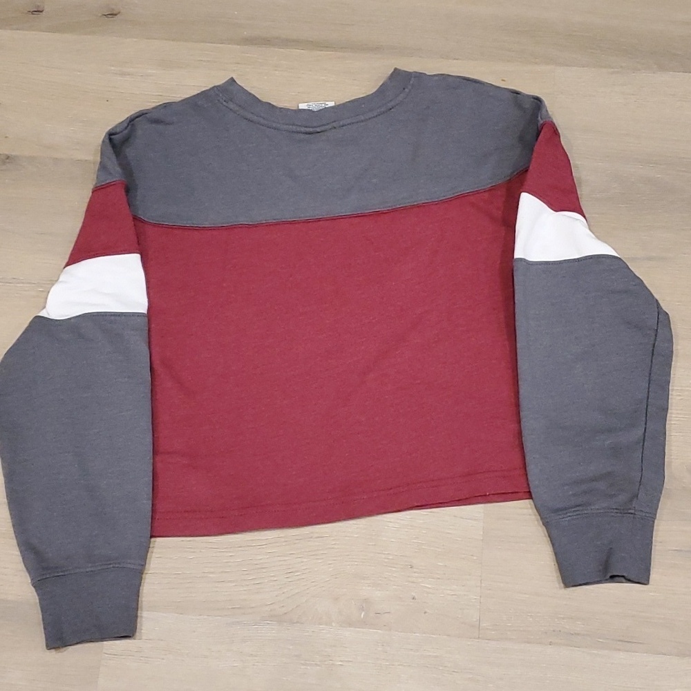 Harry Potter Hogwarts Alumni Varsity Long Sleeve Crop Top - Picture 5 of 5